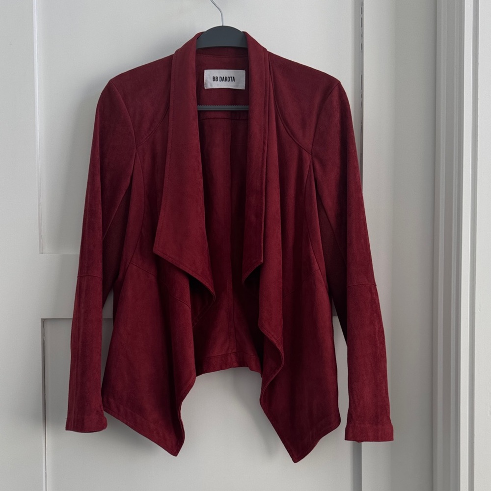BB Dakota faux suede drape front jacket in burgundy. Size Small